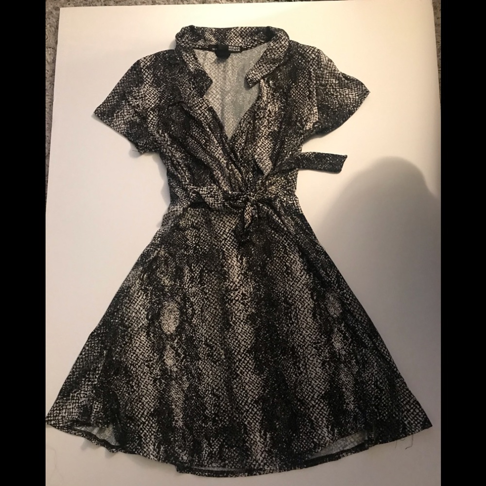 SNAKEPRINT SKATER DRESS👗🐍